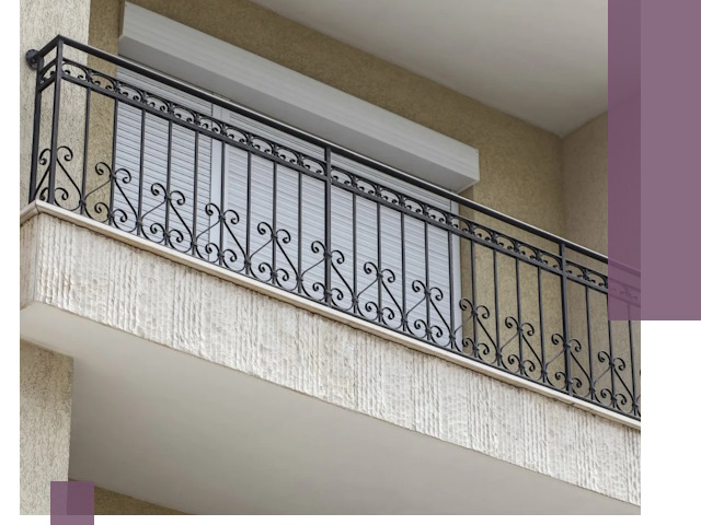 Балконные ограждения из металла и стекла в Воронеже для домов