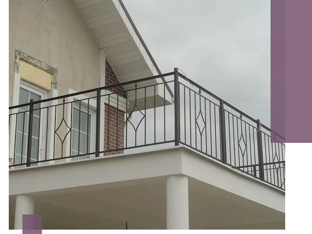 Изготовление балконных ограждений в Воронеже из металла и стекла