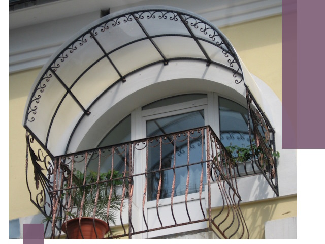 Козырьки над балконом в Воронеже — изготовление и монтаж